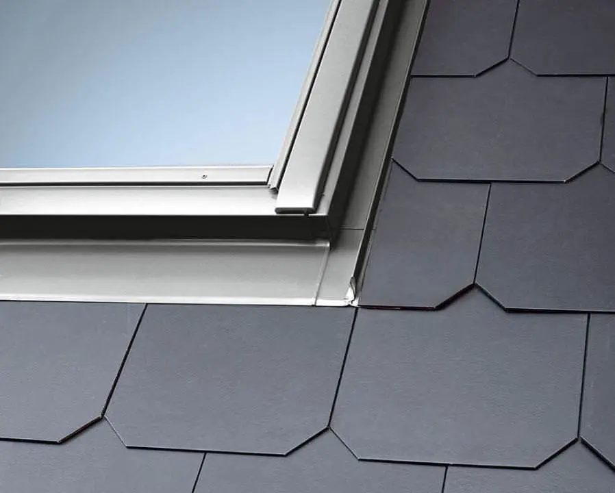 VELUX Einzel-Eindeckrahmen für Fassadenanschlussfenster EFS UK08 0012 Schiefer Stehfalz Alu-EFSUK080012