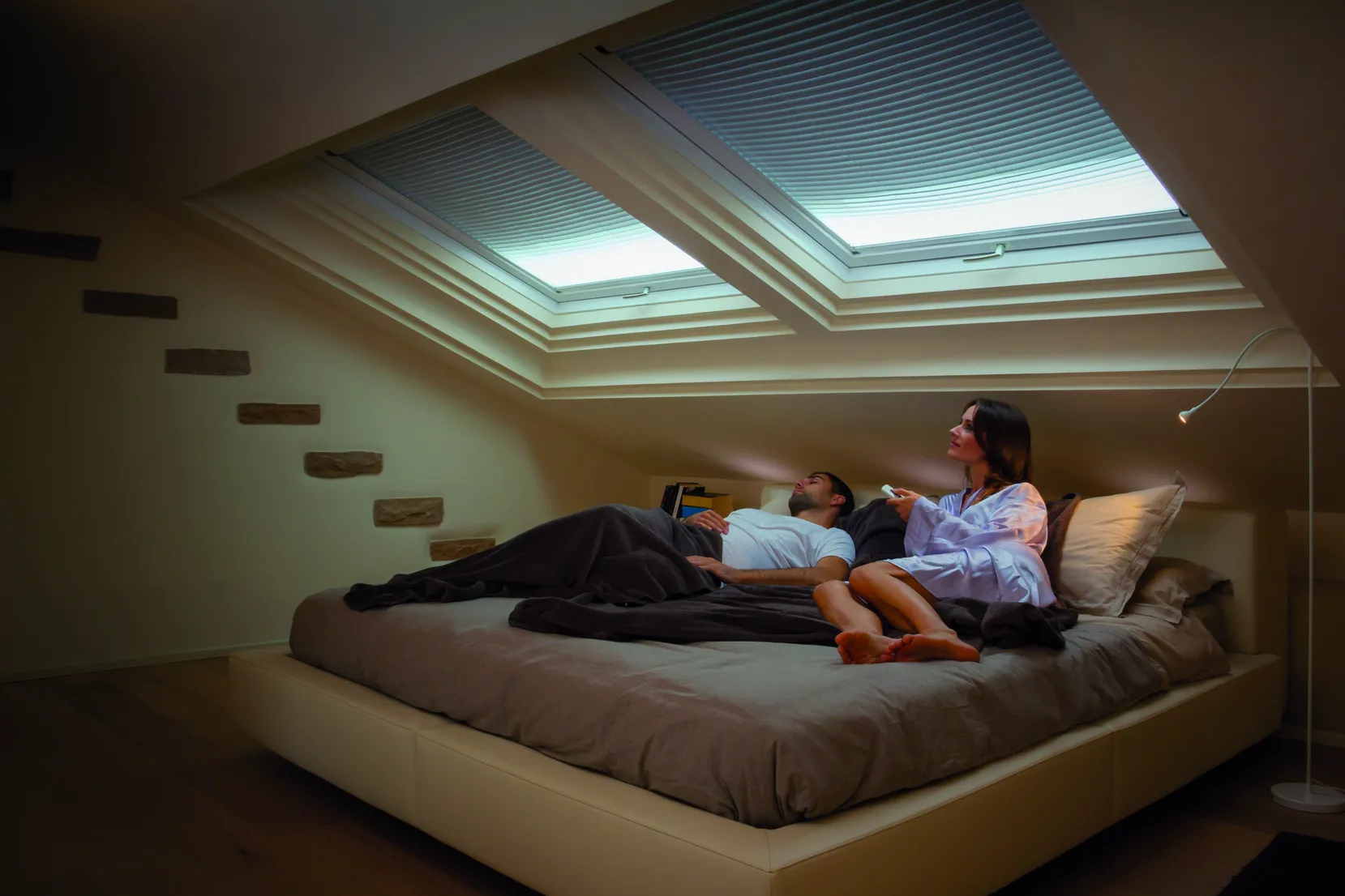 Bodenbeläge, Fenster, Bett, Person, Frau